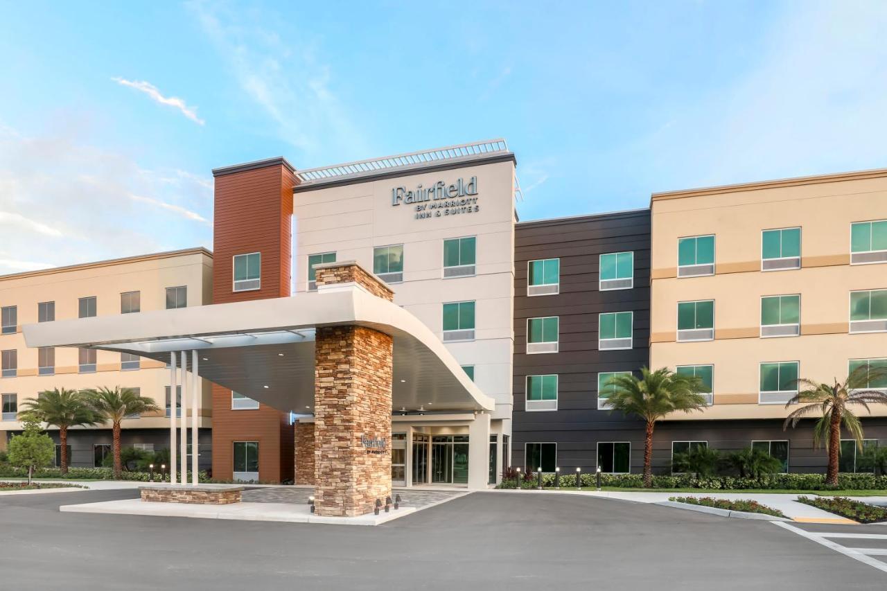 Fairfield By Marriott Inn & Suites Cape Coral North Fort Myers Exterior photo